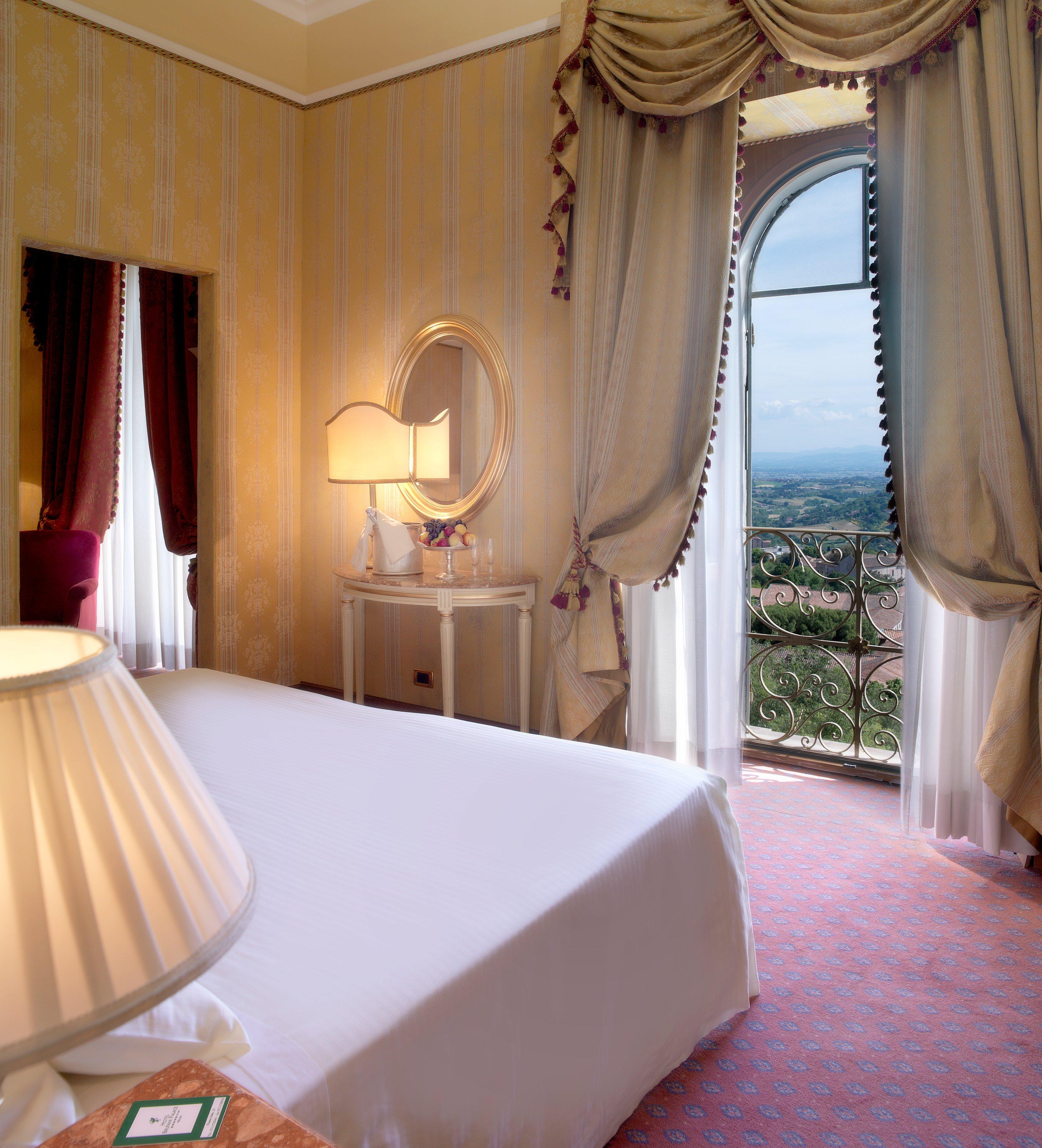 Sina Brufani Otel Perugia Dış mekan fotoğraf A bedroom at the hotel